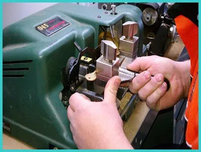 Advanced Locksmith Service Oak Lawn, IL 708-303-9354 - 18-key-making